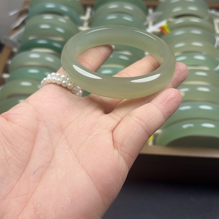 东陵石未镶嵌手镯