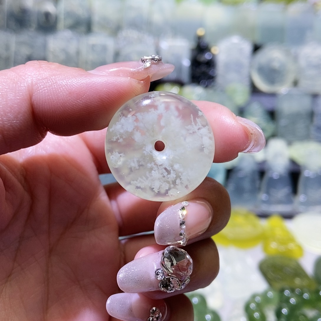 岫玉吊坠未镶嵌吊坠