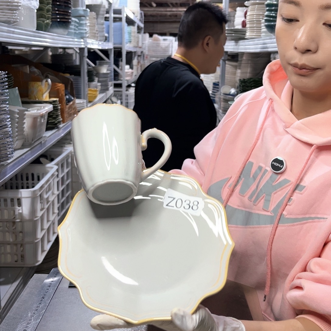 瓷片038            2杯2盘