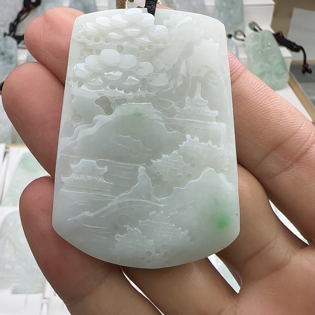 向***发翡翠未镶嵌颈饰翡翠