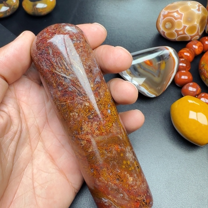 用***哥玛瑙/玉髓未镶嵌原矿玛瑙项链牌子