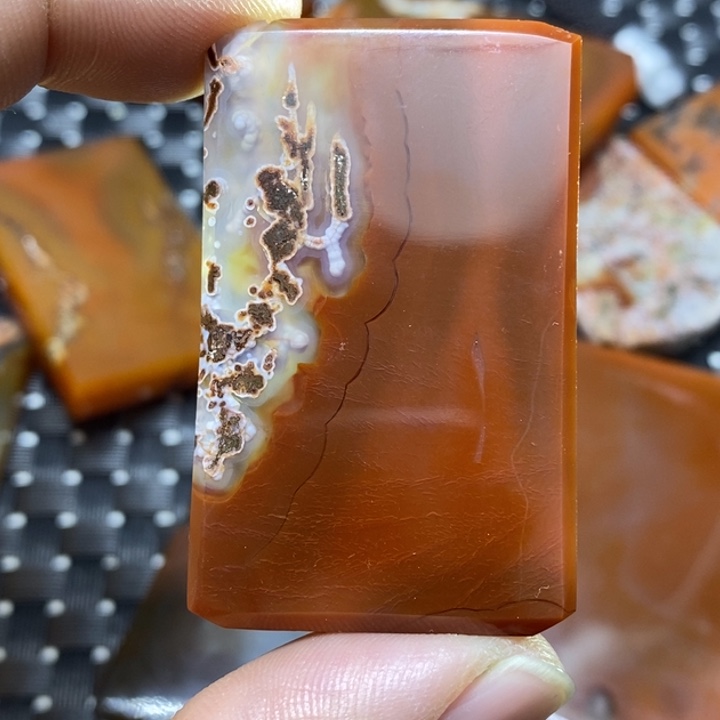 玛瑙/玉髓颈饰未镶嵌