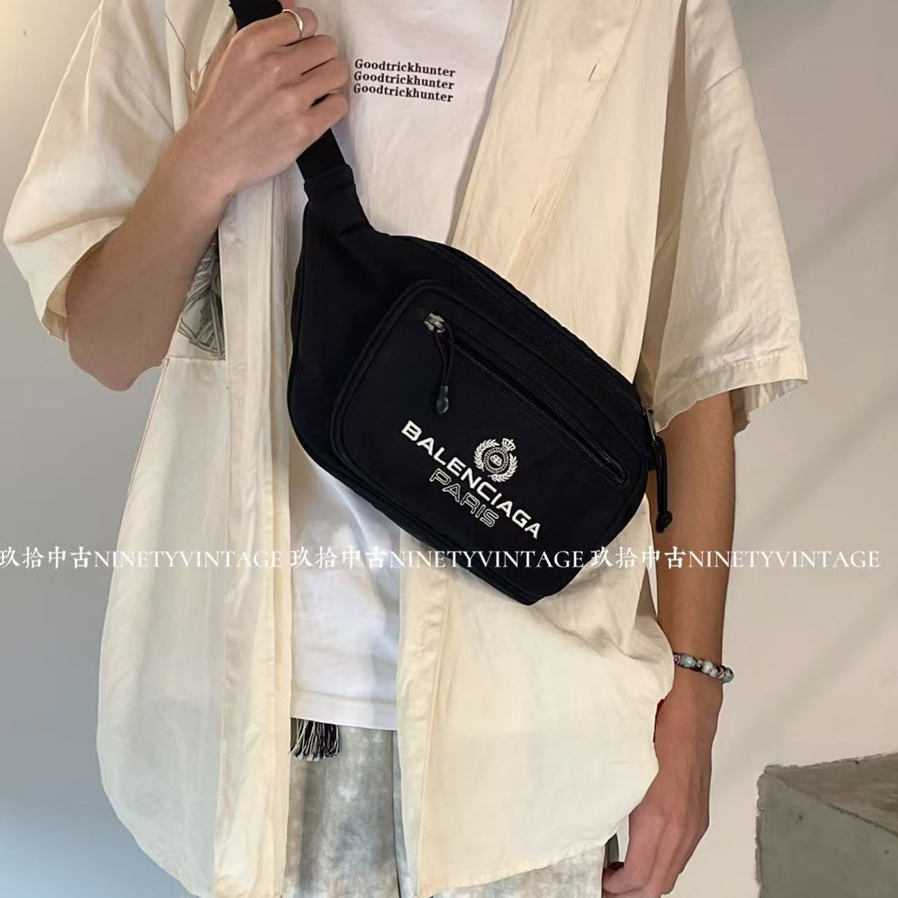 95新 Balenciaga/巴黎世家 男包推荐经典 字母串标帆布 腰包 胸包