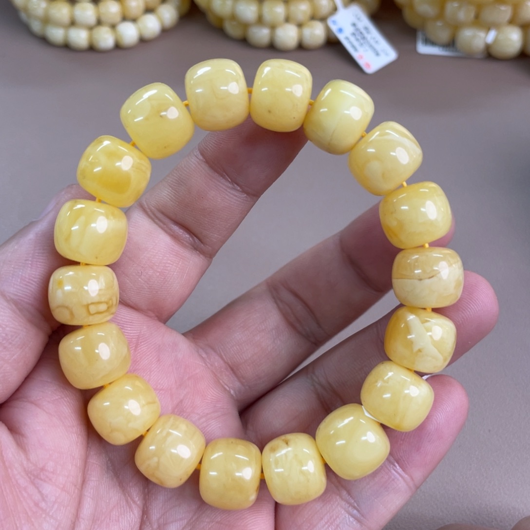 琥珀裸石未镶嵌12800000000