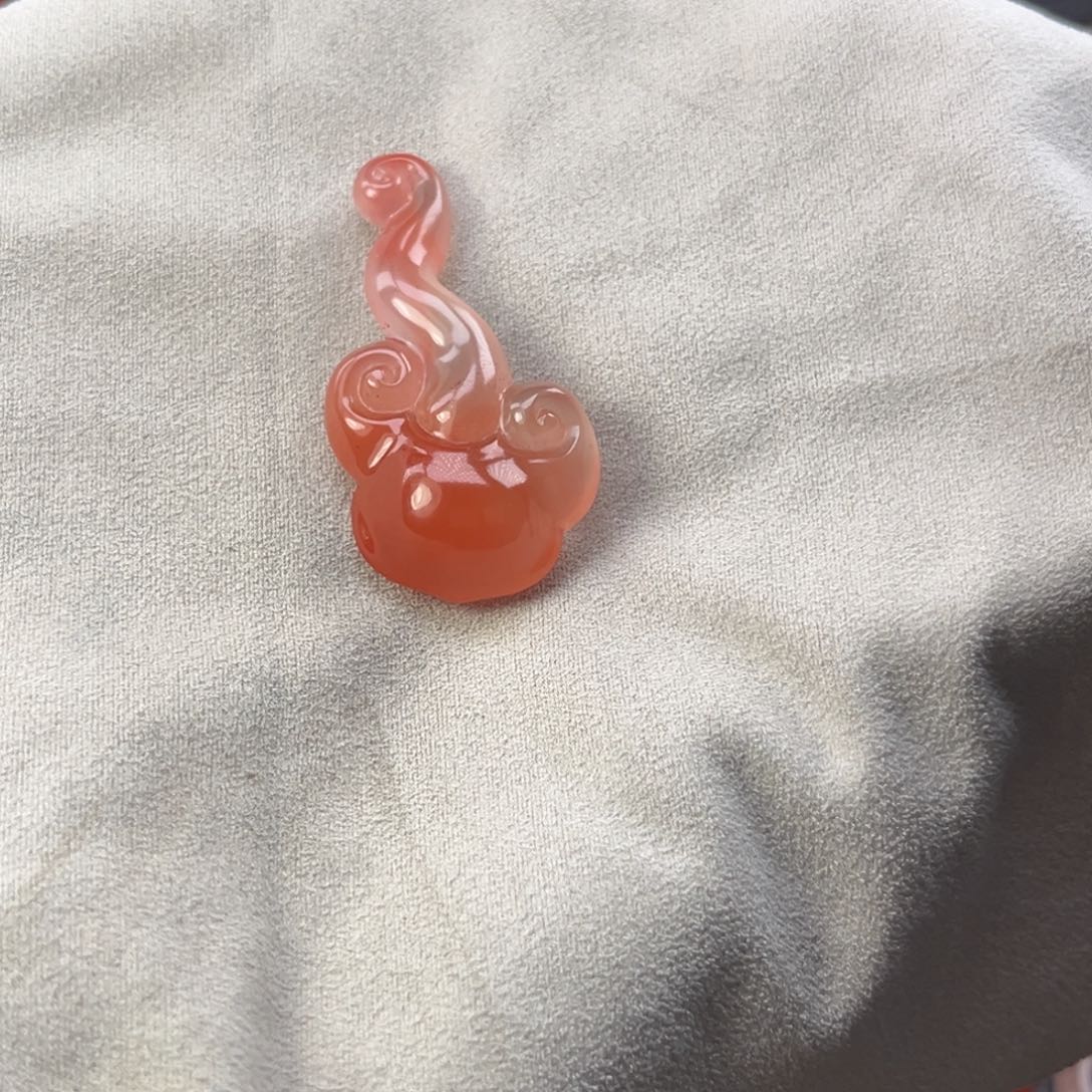 南红玛瑙合金挂件