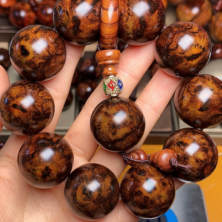 花梨木类手串/手链《****》老挝花梨风化料土埋料2.5