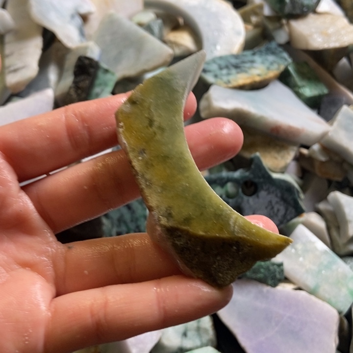 翡翠颈饰未镶嵌天然翡翠