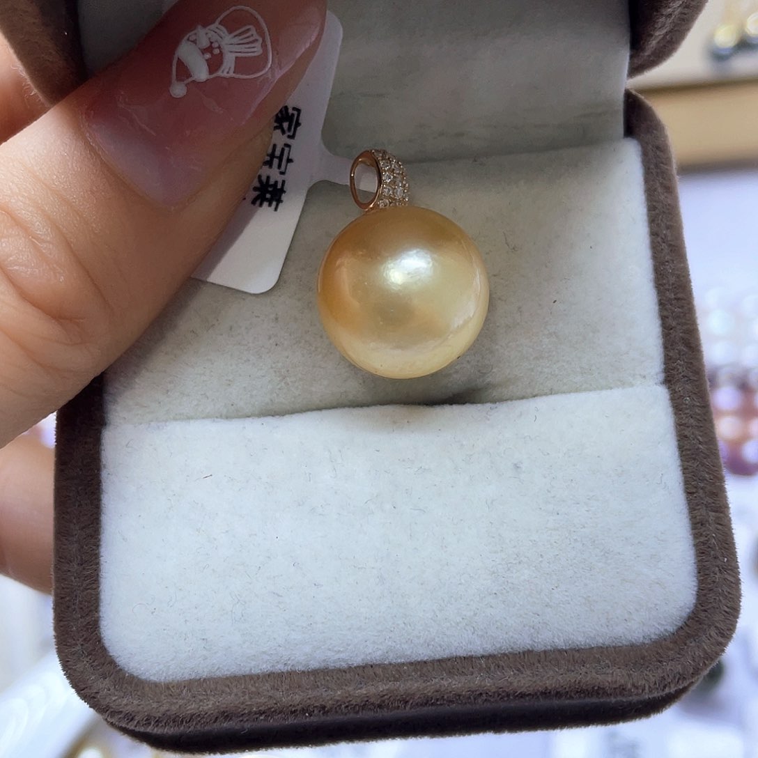 海水珍珠颈饰18K金镶嵌