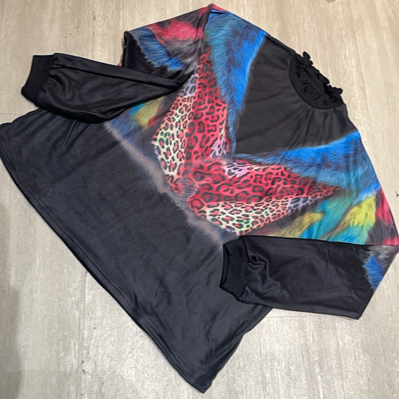 （花色）圆领秋冬彩色豹纹围巾印花长袖打底衫-果梓2055