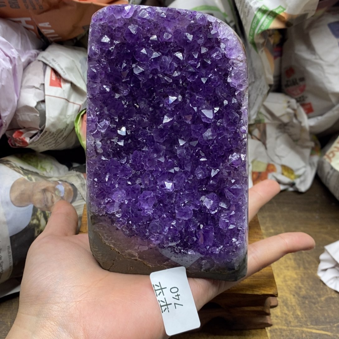 紫晶乌拉圭未镶嵌