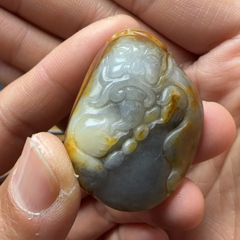 和田玉颈饰未镶嵌定制