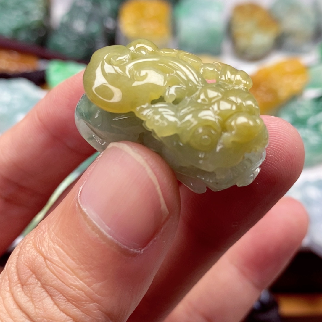 翡翠未镶嵌颈饰翡翠