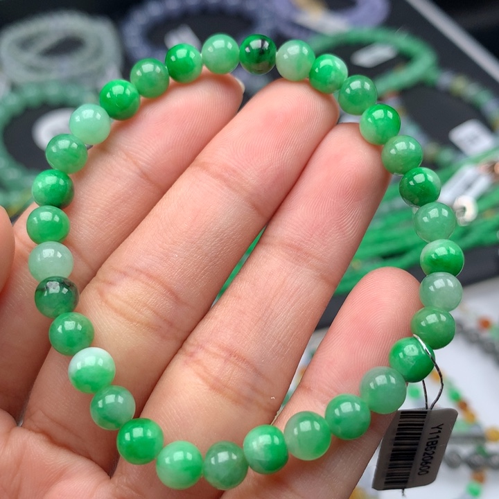 翡翠手镯未镶嵌卡