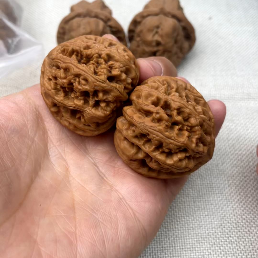 文玩核桃吊坠粗筋