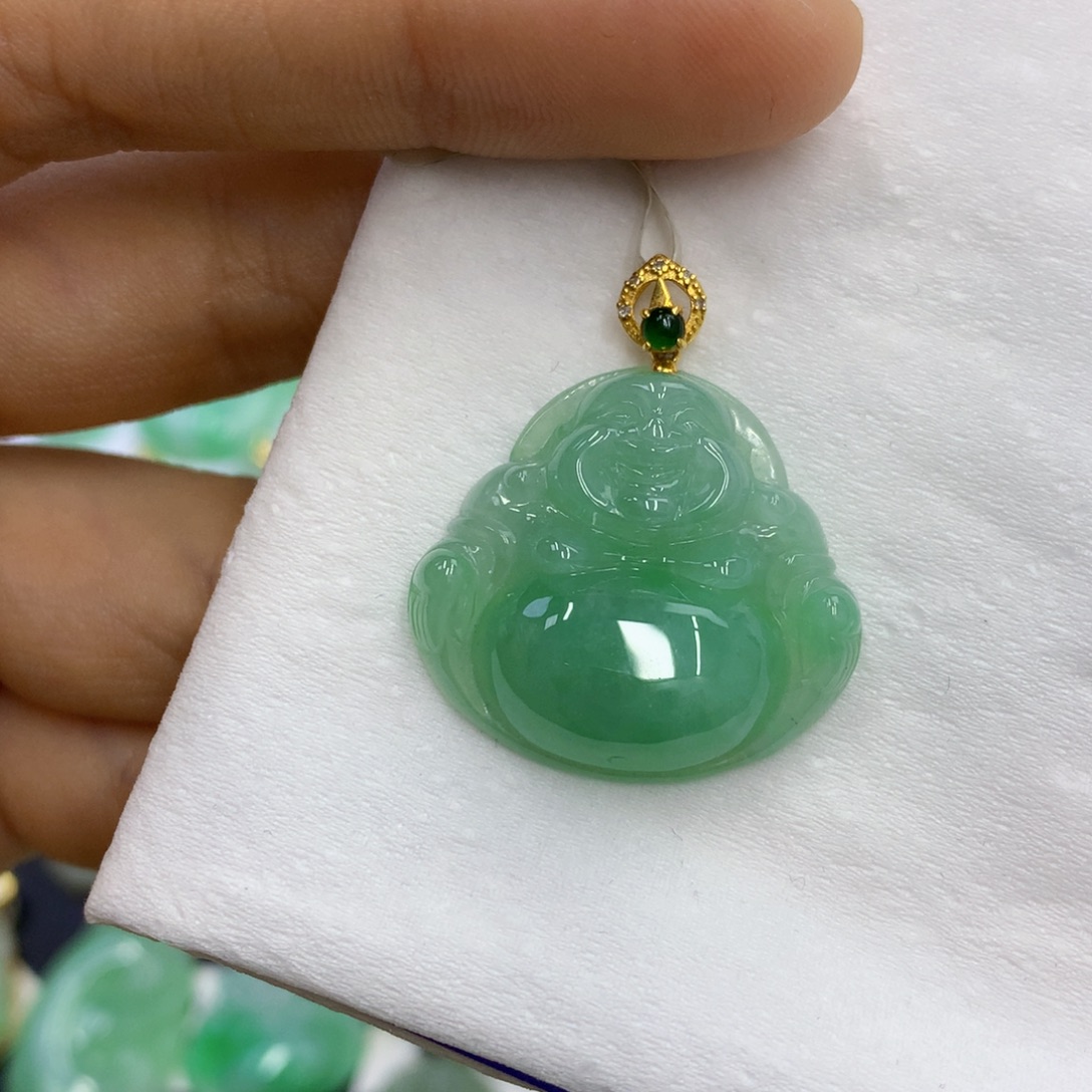 冰***芯翡翠18K金镶嵌颈饰