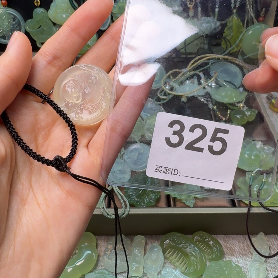 蛇纹石玉项链未镶嵌