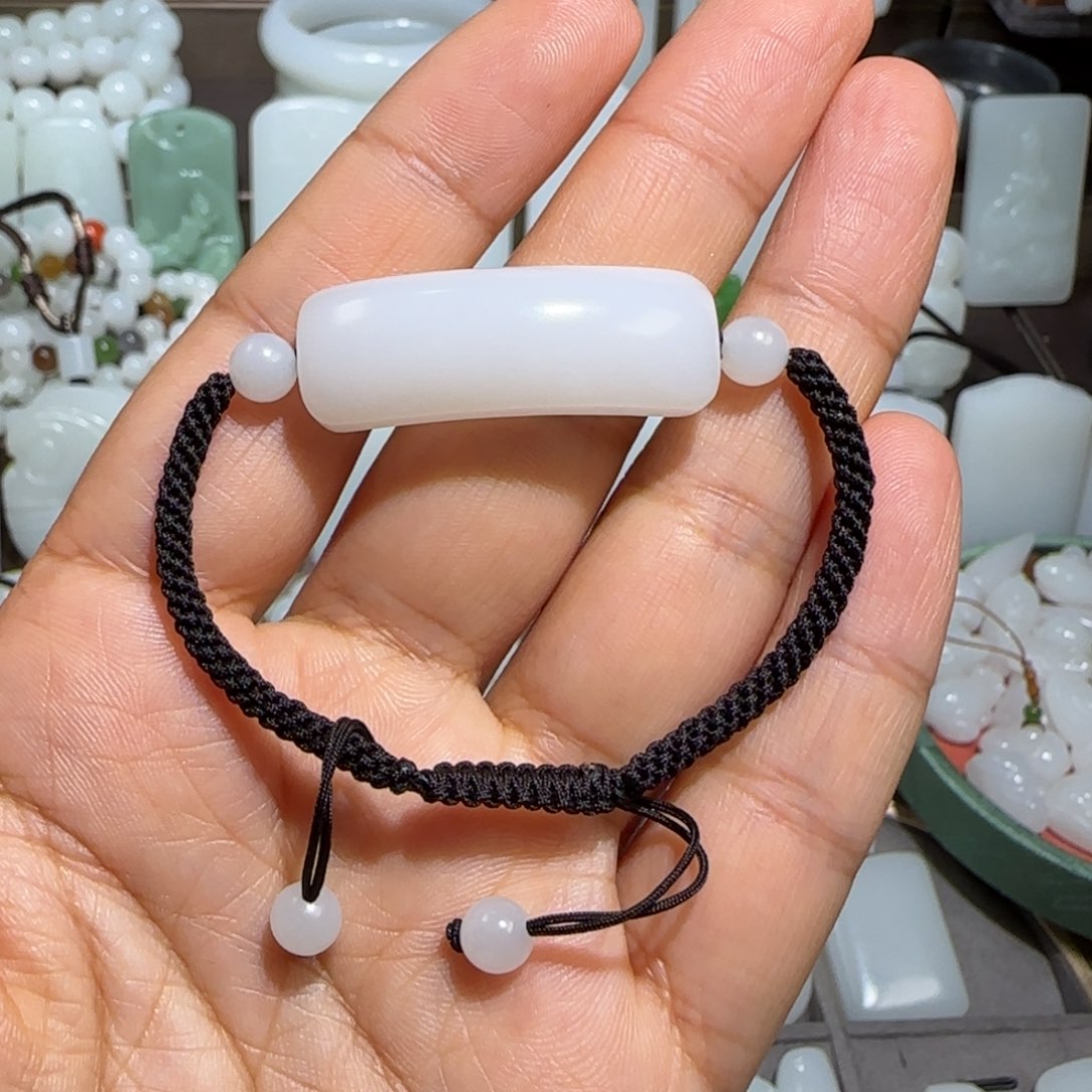 和田玉颈饰未镶嵌