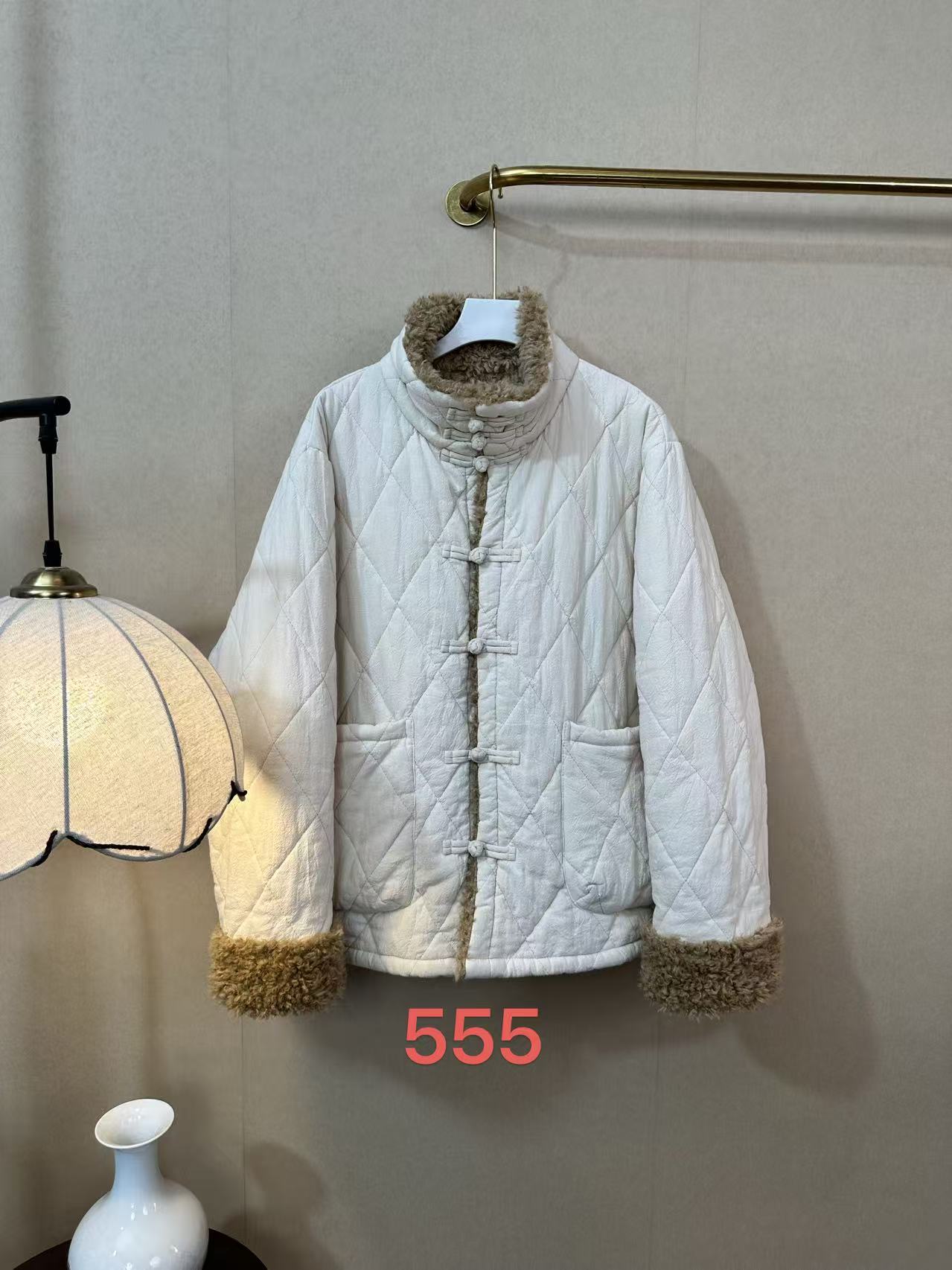 555-女冬季新款盘扣翻领休闲百搭文艺复古加厚保暖显瘦棉上衣