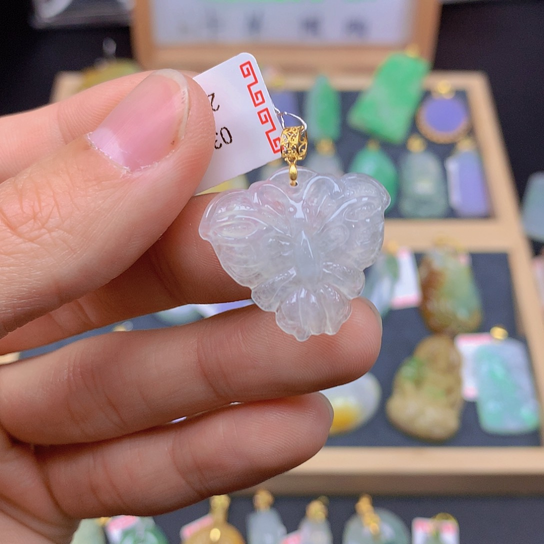 翡翠颈饰18K金镶嵌翡翠