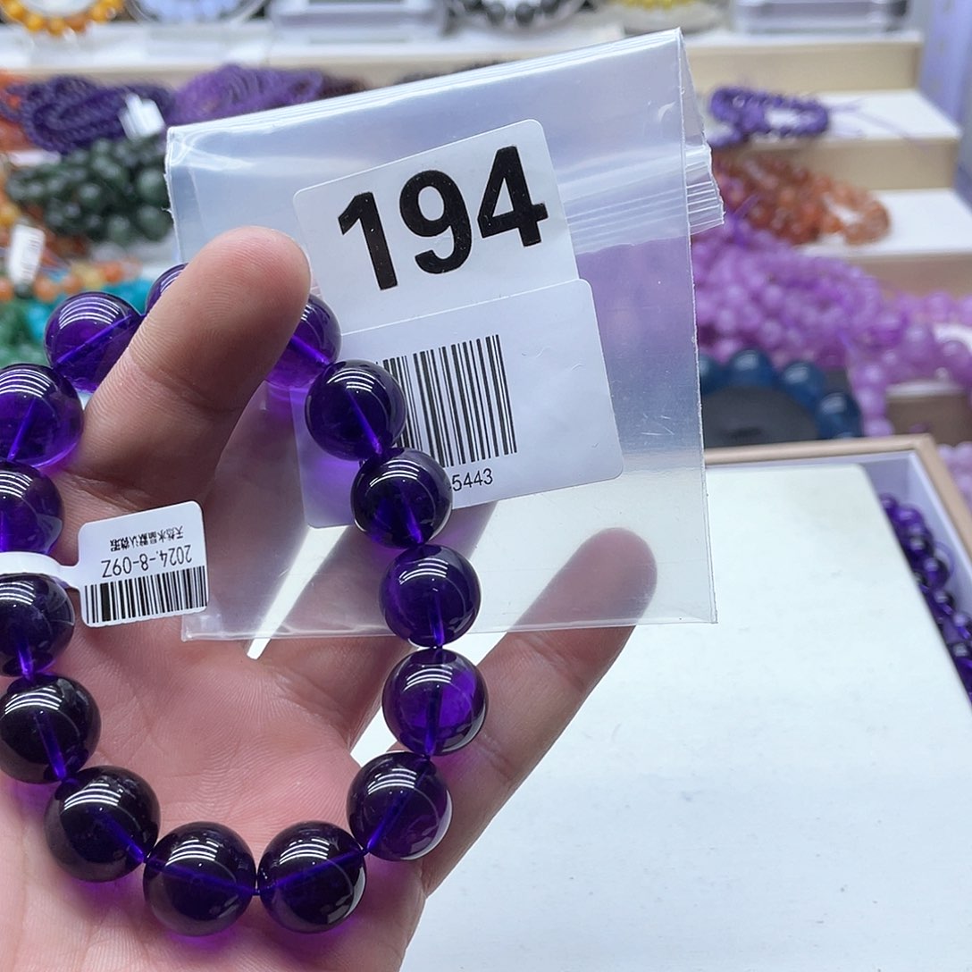 水晶手链未镶嵌充****?天然