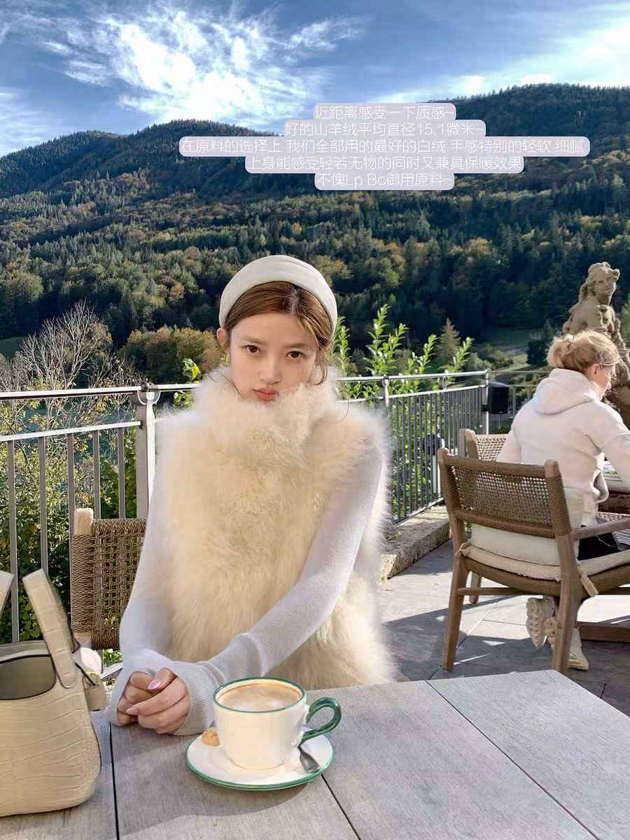 氛围秋冬新款立体环保挺括狐狸落肩坎肩身高外套百搭仿皮皮草马甲