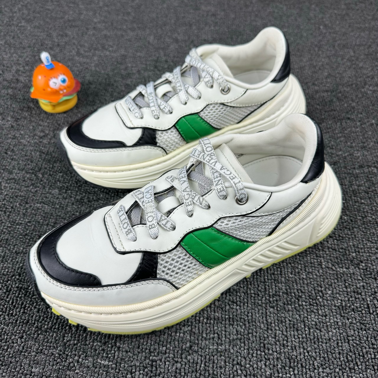 95新 BOTTEGA VENETA/葆蝶家 白绿休闲鞋 尺码：35码HB1440