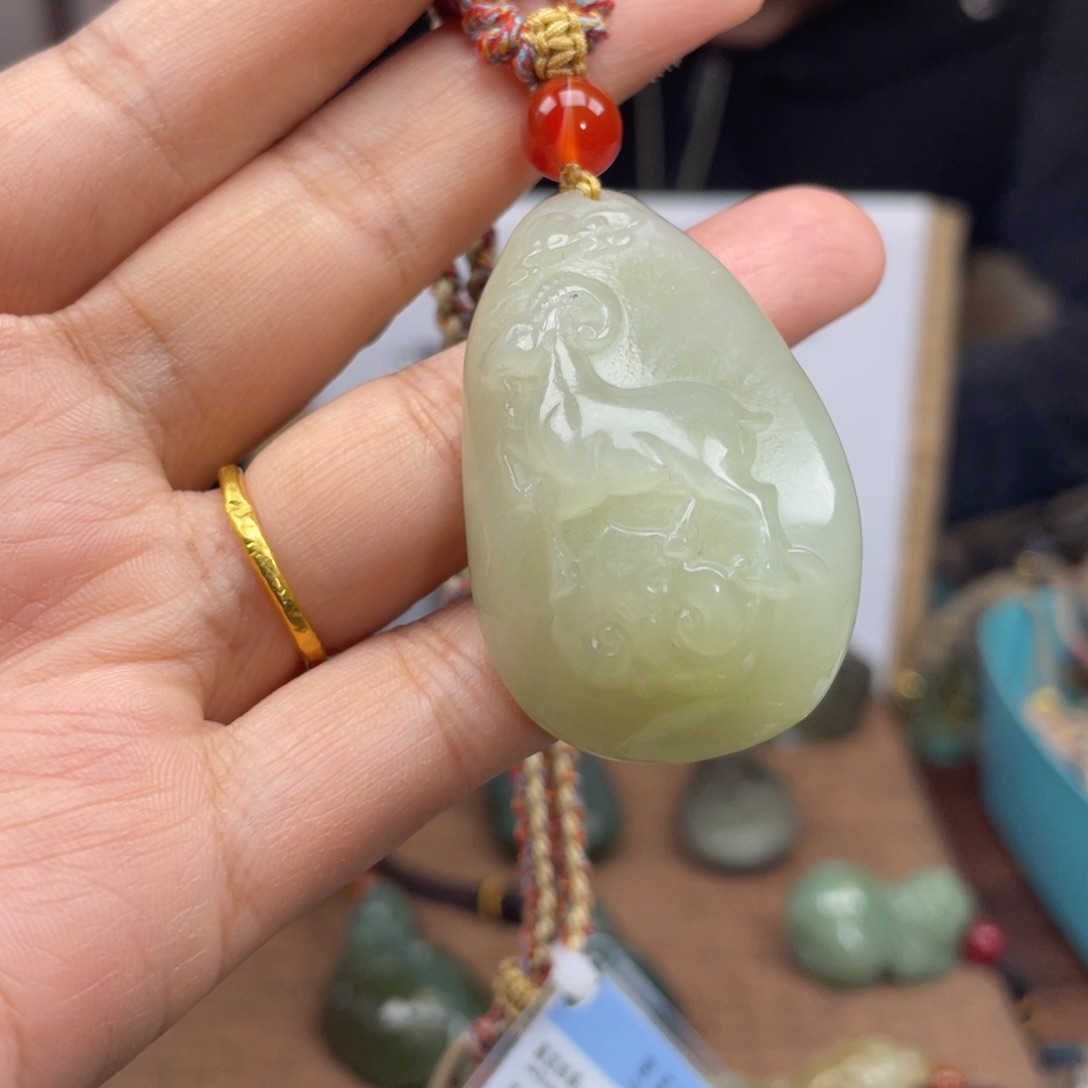 和田玉颈饰未镶嵌