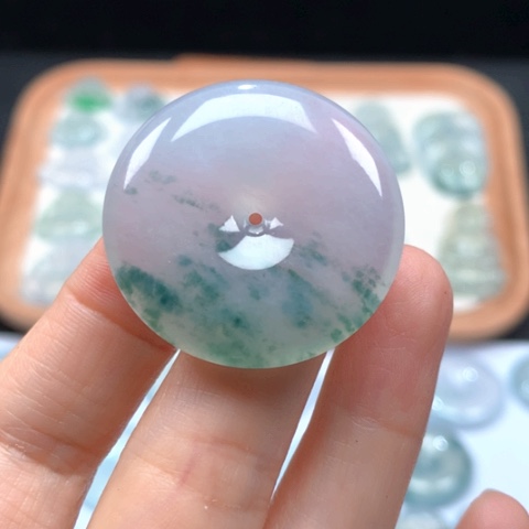 翡翠颈饰未镶嵌冰种飘花平安扣