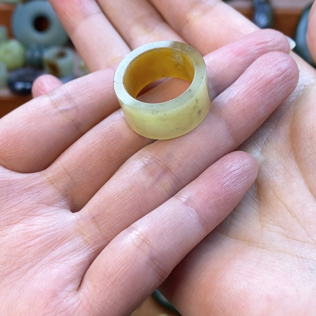 和田玉（糖玉）戒指未镶嵌
