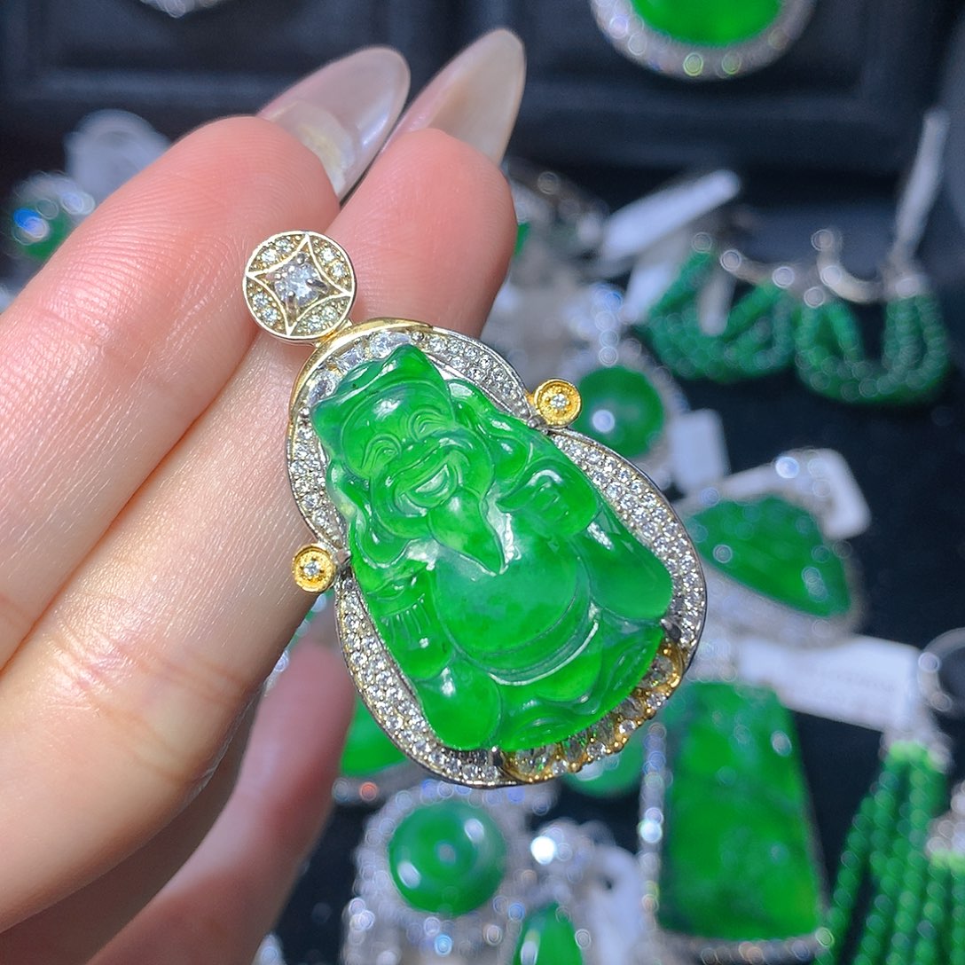 翡翠颈饰银S925镶嵌翡翠