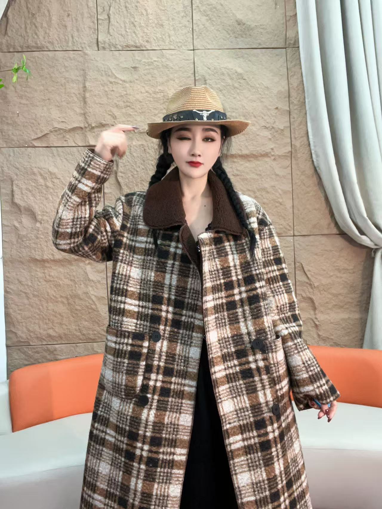 549（安言服饰）新款时尚冬季宽松加厚保暖双面穿中长款风衣