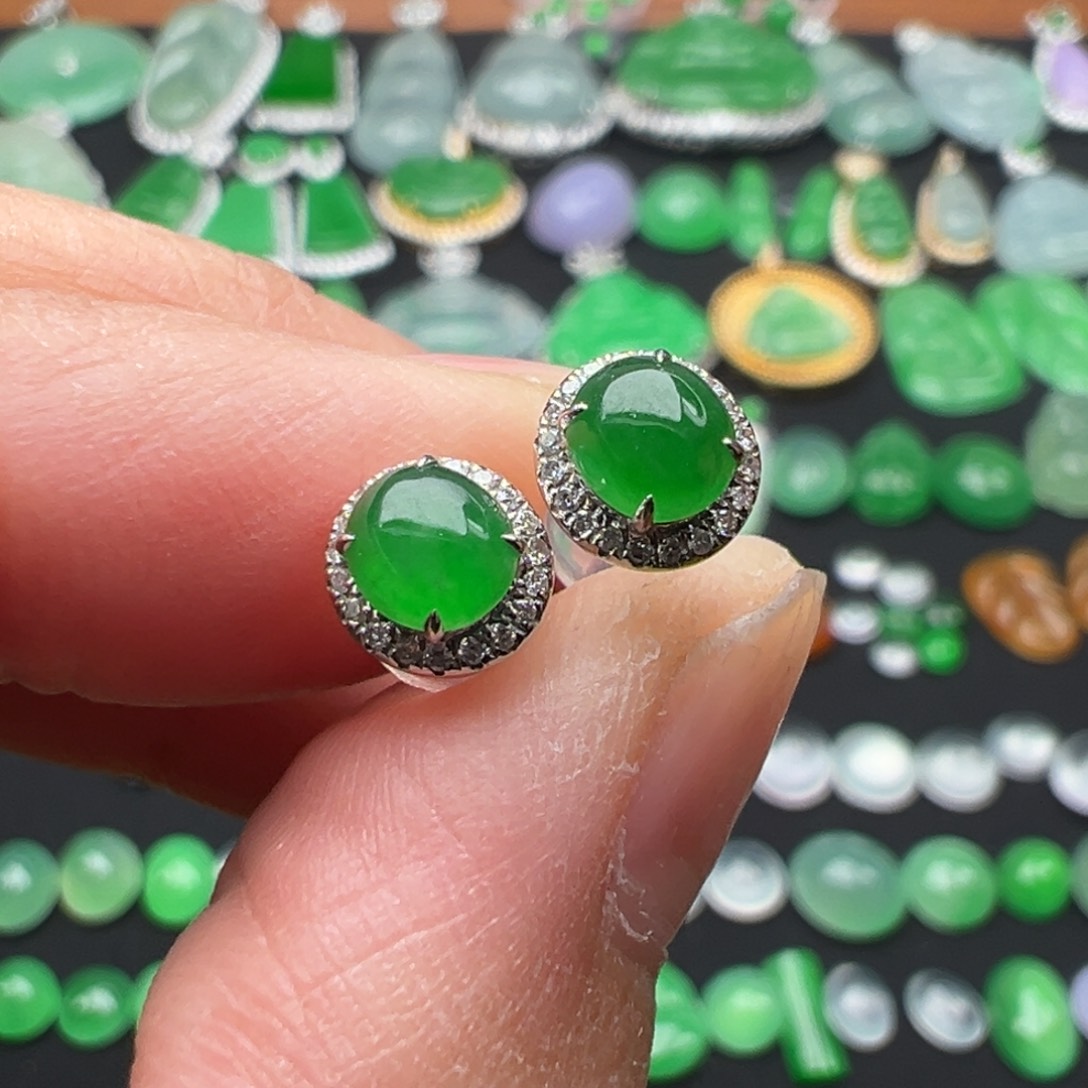 翡翠颈饰18K金镶嵌耳钉