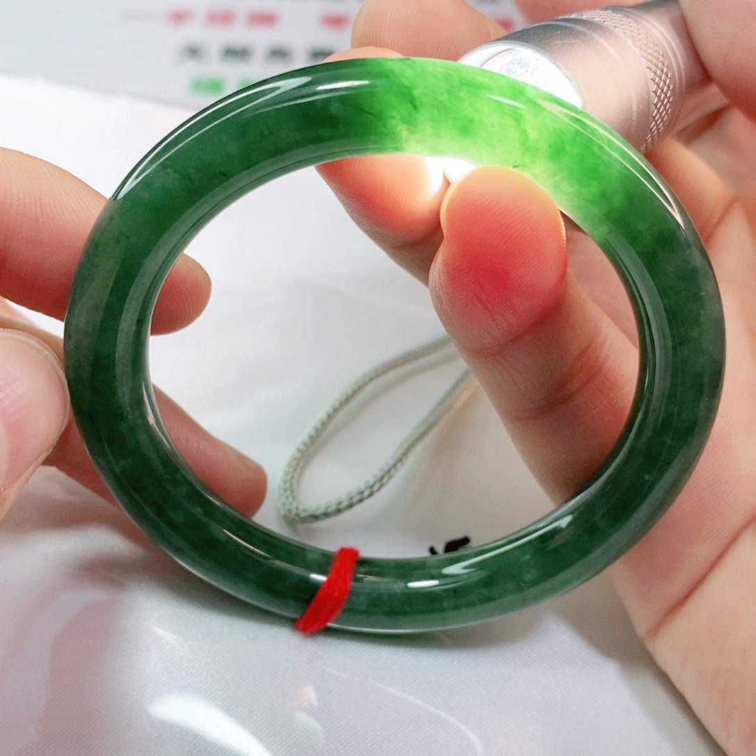 翡翠手镯未镶嵌54.6圈口圆条