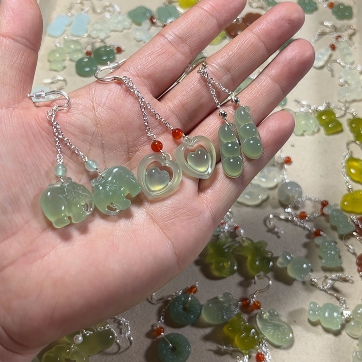 蛇纹石玉耳饰未镶嵌