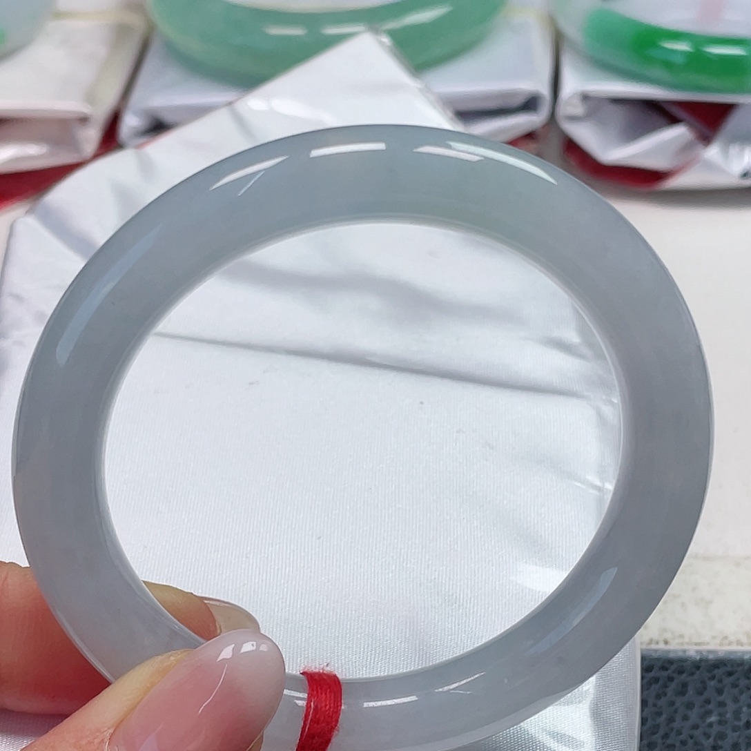 翡翠未镶嵌手镯（圆镯）