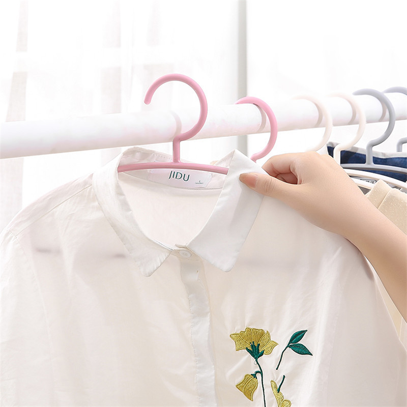 半圆无痕塑料 家用成人马卡龙色防滑挂衣服撑子