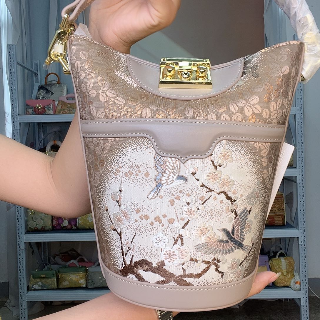 织物桑蚕丝非遗唐锦薯条包