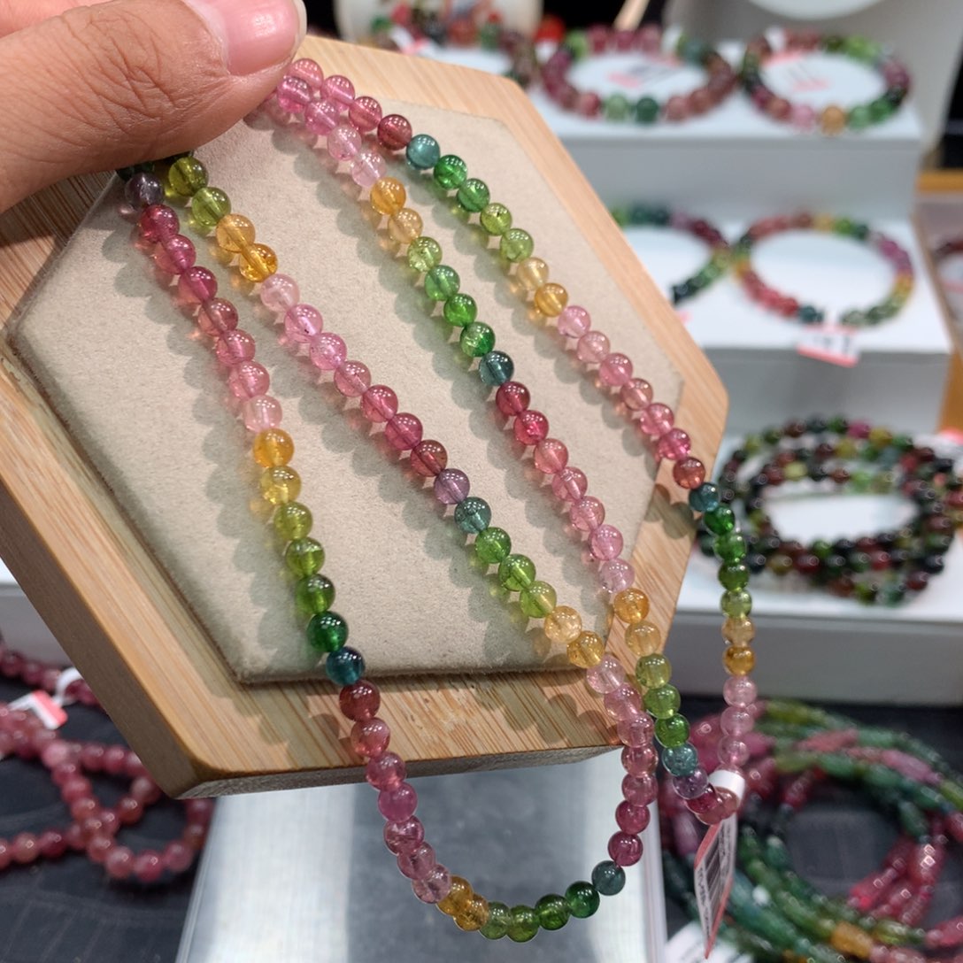 碧玺手链未镶嵌    4.8mm。