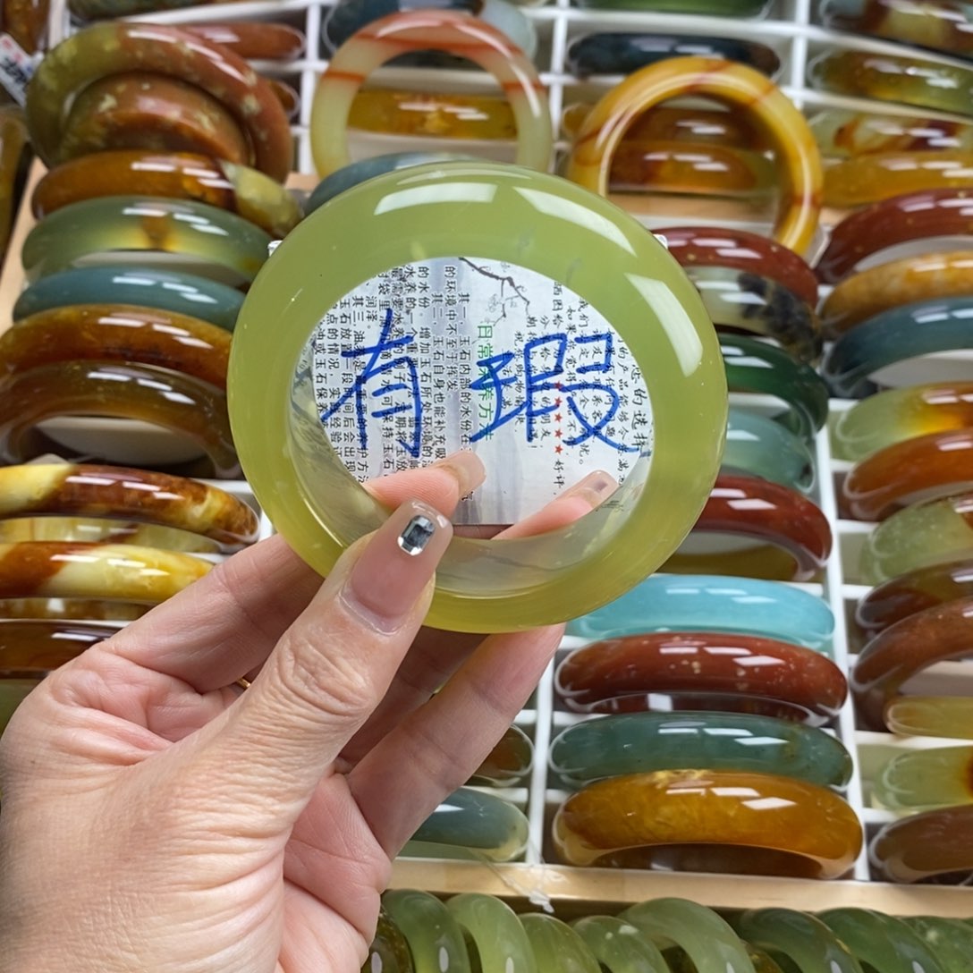 未镶嵌蛇纹石玉手镯❧**❦