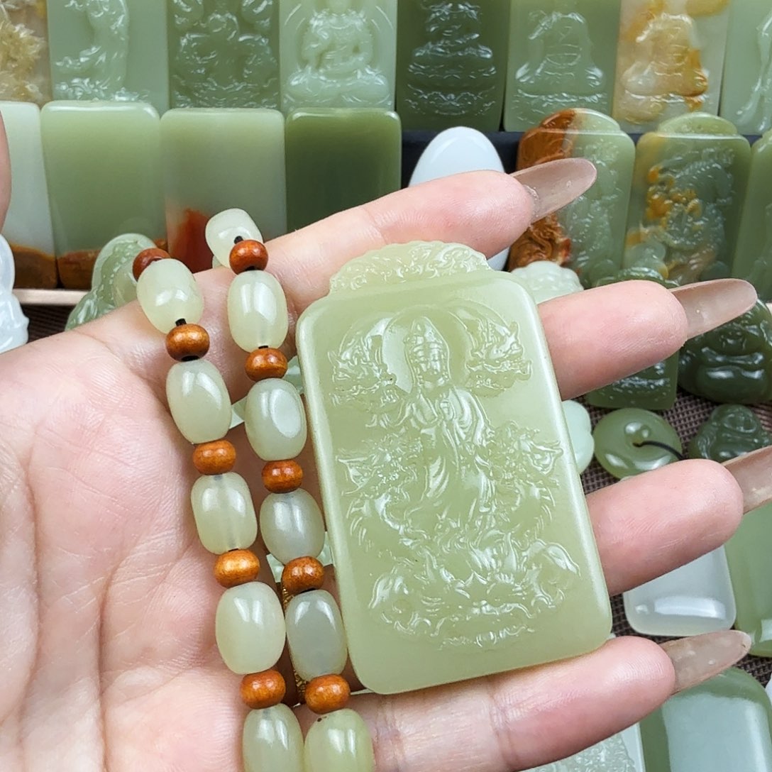 果绿色九龙吊坠挂件