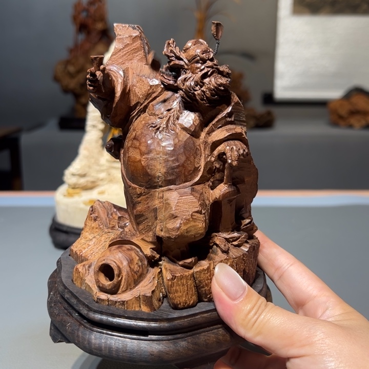 细***霜榆木钟馗摆件作品