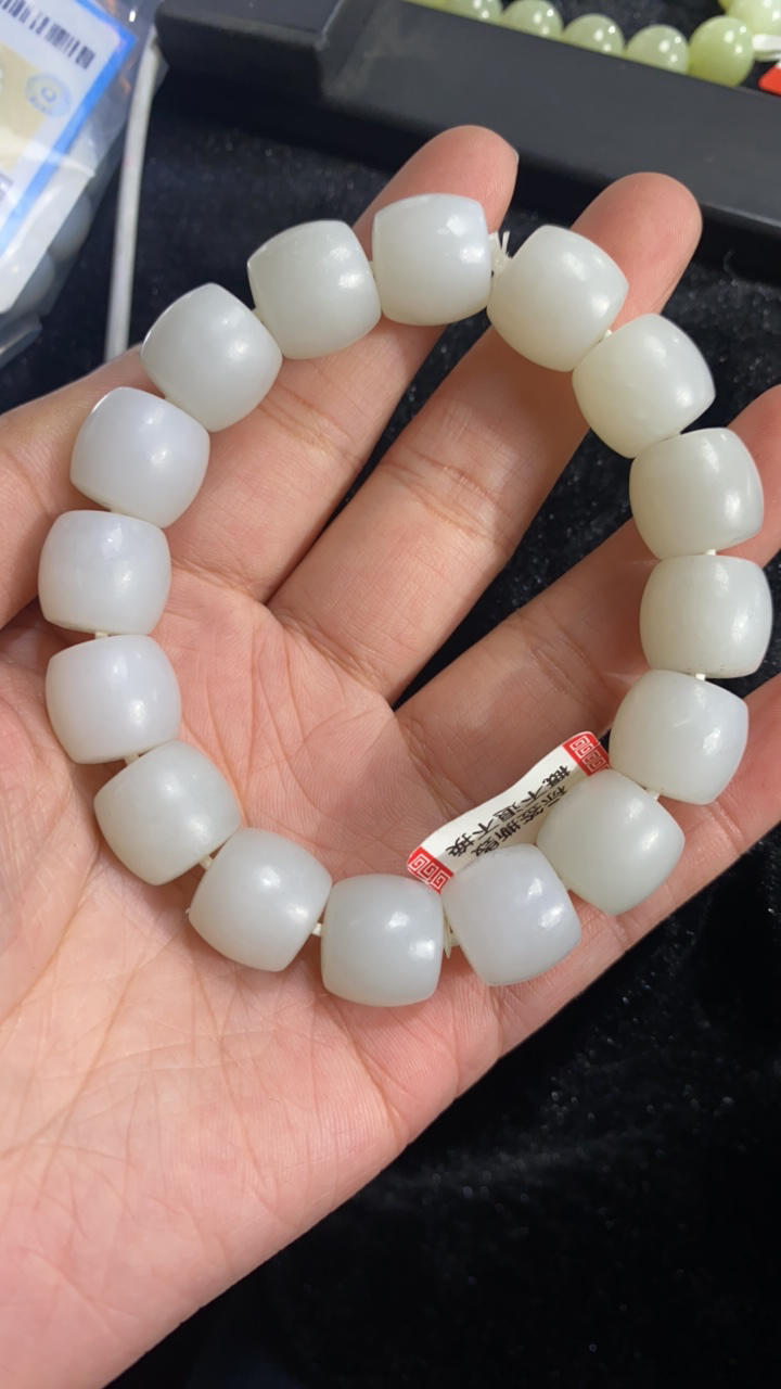 纯天然和田玉俄白卡14直切