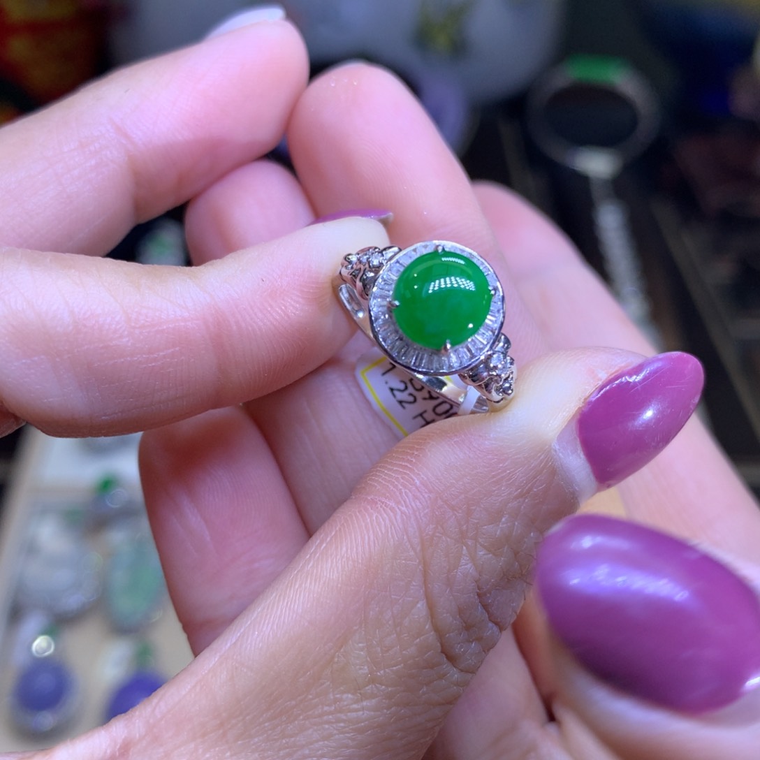 翡翠戒指18K金镶嵌翡翠