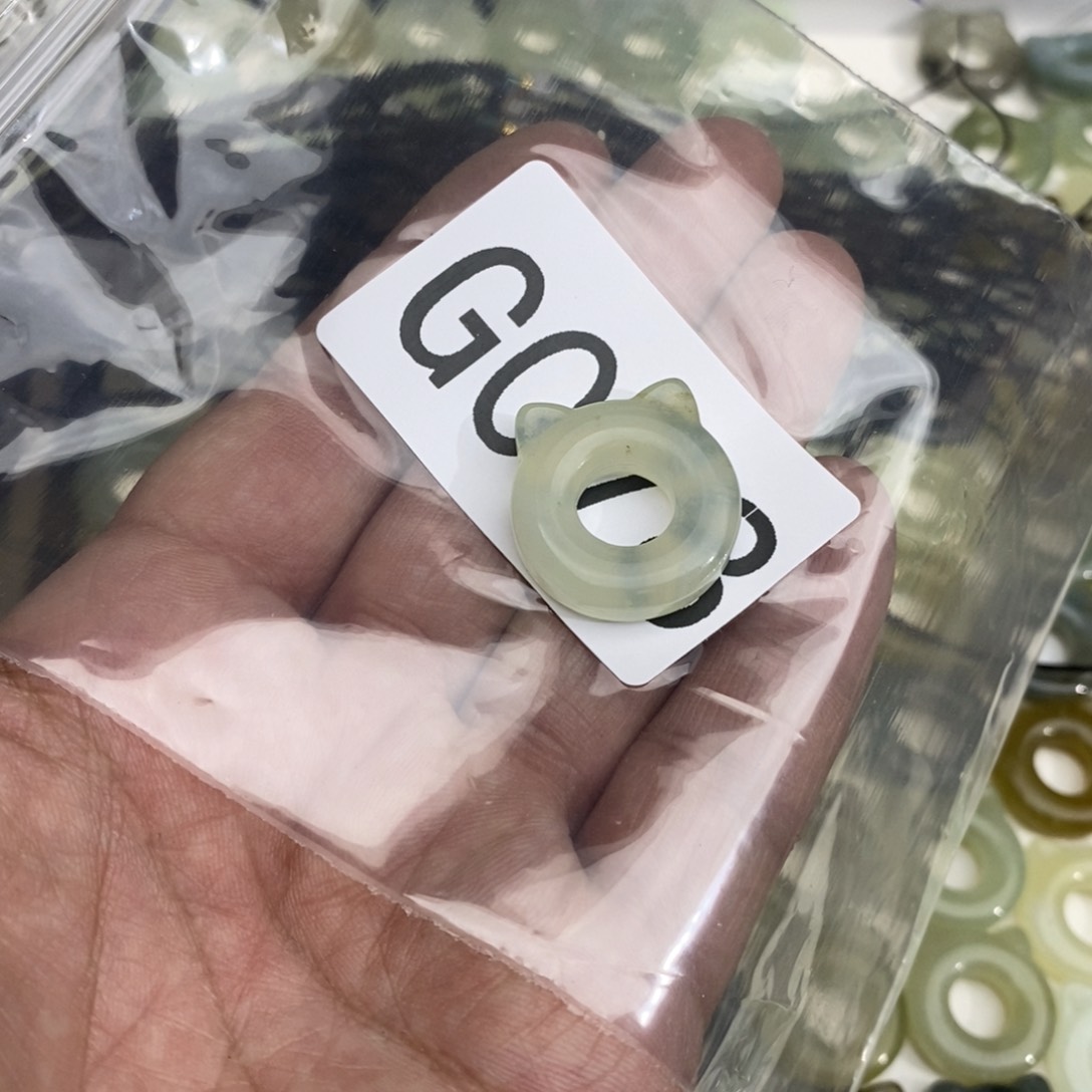 岫玉岫玉，假一赔十，默认微瑕绑好发货不退不换未镶嵌