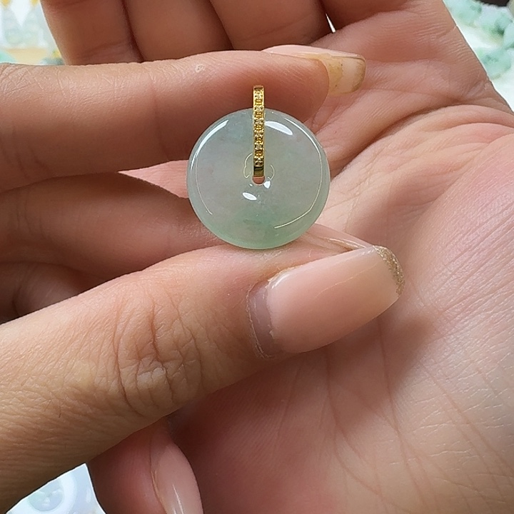 翡翠未镶嵌颈饰冰阳平安扣