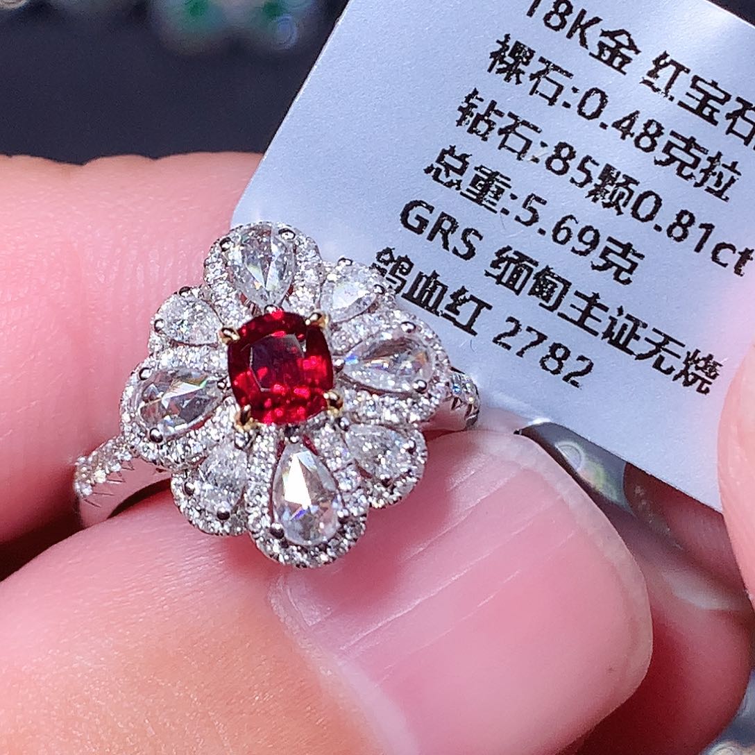 红宝石18K金镶嵌戒指