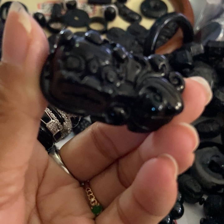 翡翠未镶嵌颈饰貔貅墨翠