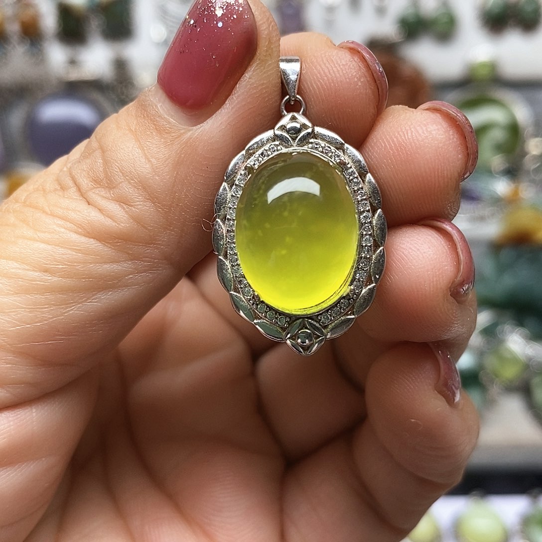 蛇纹石玉银S925镶嵌吊坠