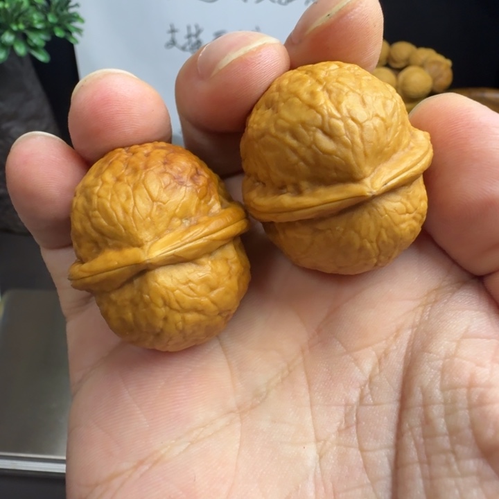 把件文玩核桃粗筋屁桃