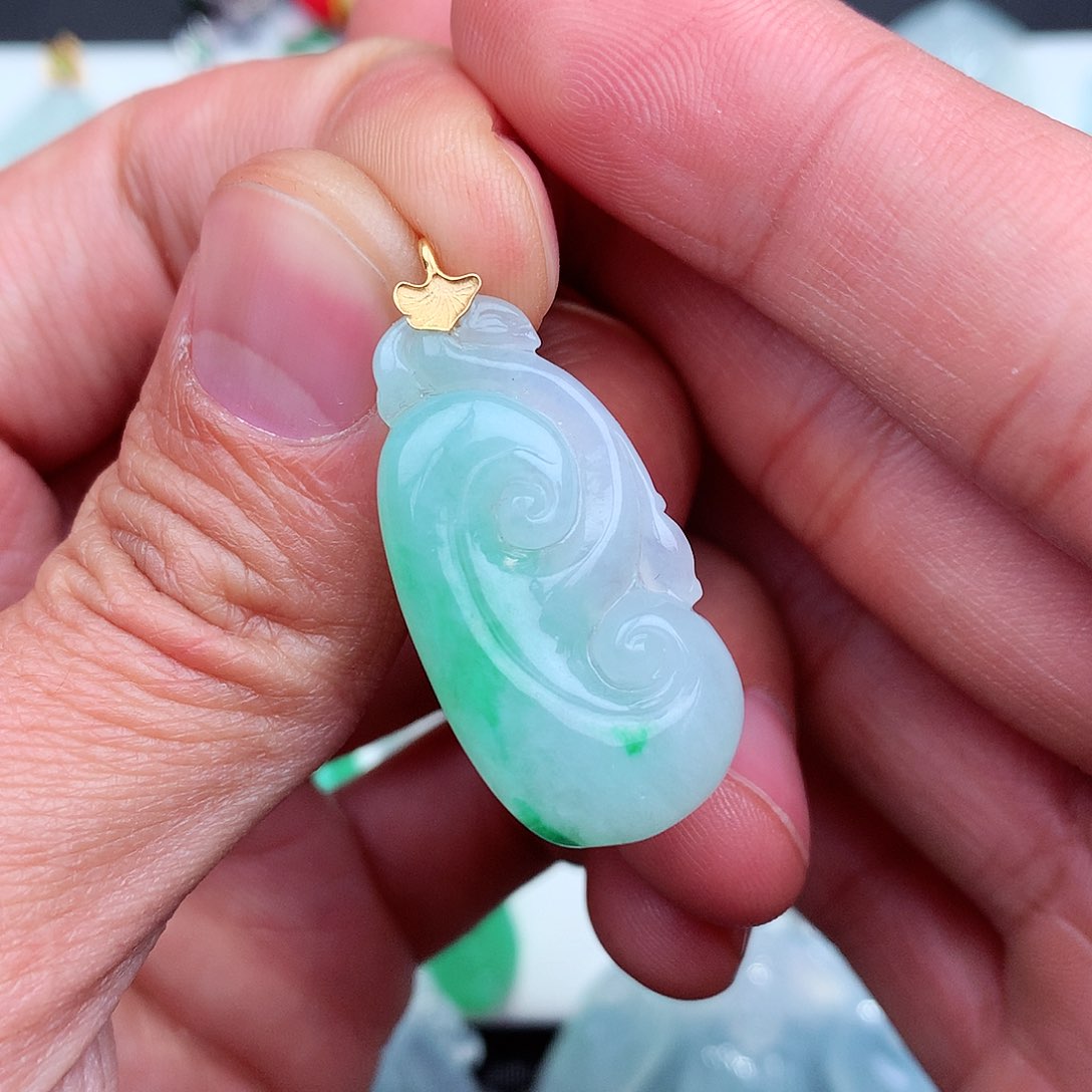 翡翠吊坠(不含链)18K金镶嵌